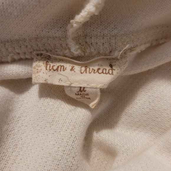 ๐ Hem & Thread Hooded Knit Jacket - Picture 7 of 8